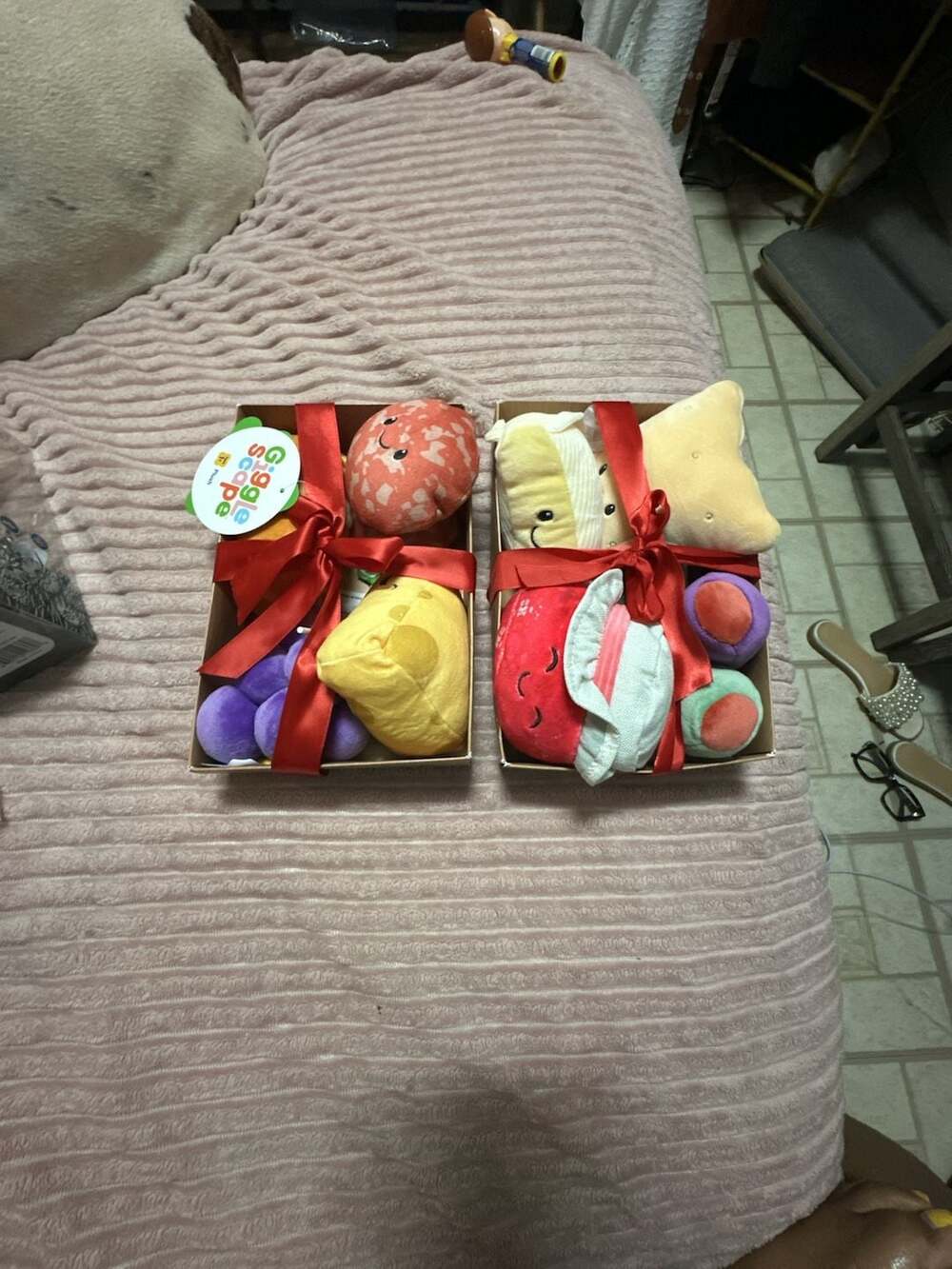 2 Gigglescape  Board Food Plush Toy Box Set